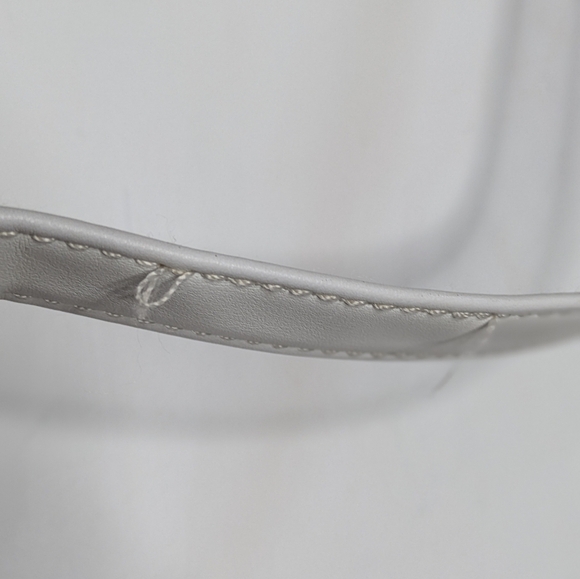 Disney Loungefly White Sequin Minnie Mouse Crossbody Bag - Picture 6 of 16